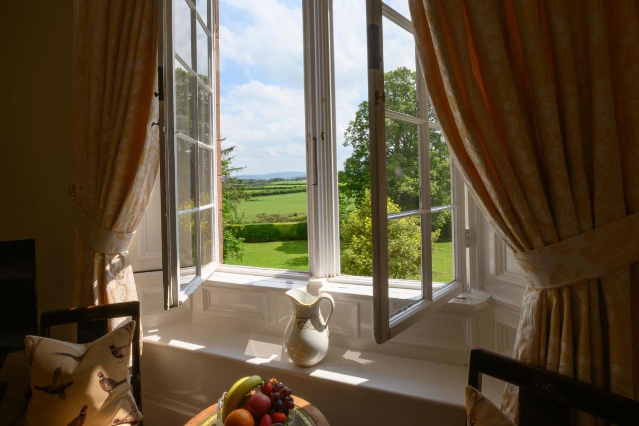 Heads Nook Hall 5*